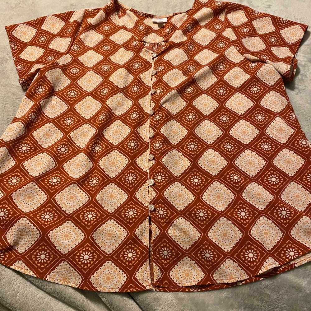 Lularoe Shannah Rust and Cream Patterned Button-Up Blouse